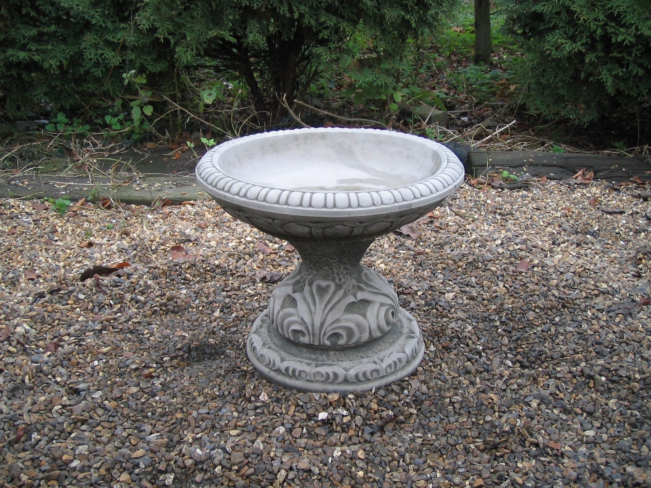 KBB38 Small Leaf Bird Bath KBB38 Small Leaf Bird Bath